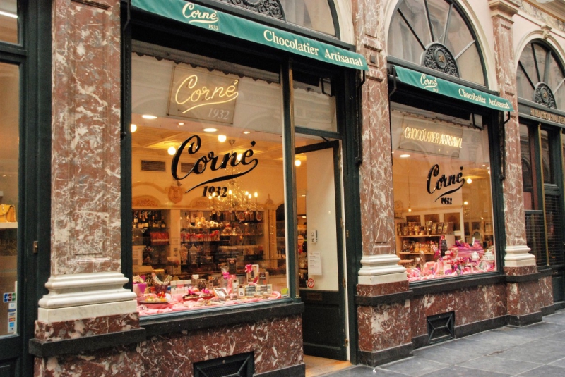 boulangerie-ANTIBES-min_chocolate_chocolaterie_shop_luxury_chic_gallery_brussels_belgium-558146